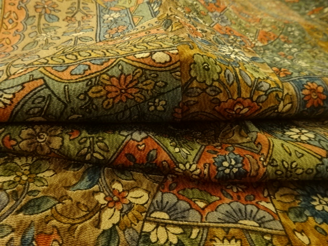  切りばめ風　花唐草模様　小紋着物